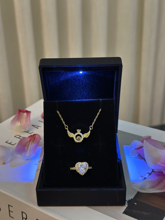 IŞIKLI KUTUDA SET ( KOLYE + YÜZÜK ) 🥰