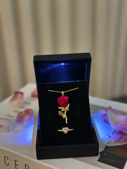 IŞIKLI KUTUDA SET ( KOLYE + YÜZÜK ) 🥰